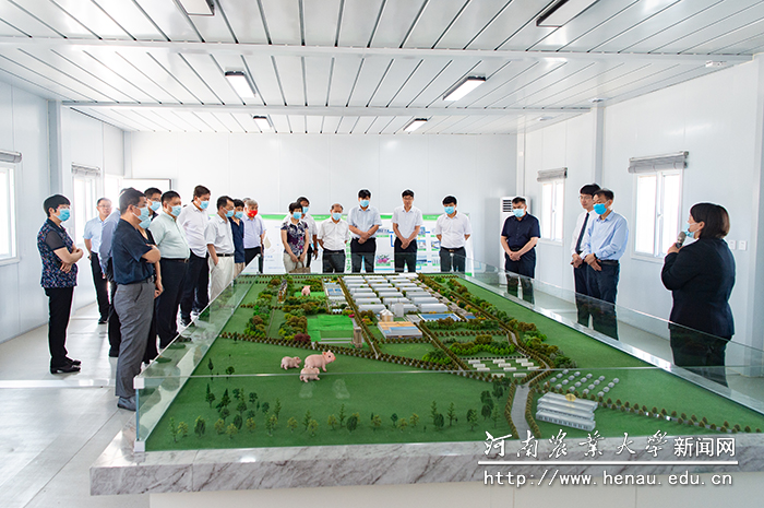 河南农大一行参观内乡牧原肉食产业综合体 河南农大一行参观内乡牧原肉食产业综合体
