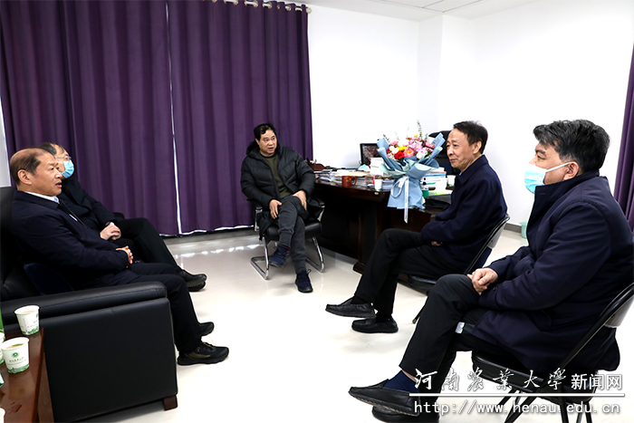 校党委书记魏蒙关、校长介晓磊在龙子湖校区看望张改平院士 校党委书记魏蒙关、校长介晓磊在龙子湖校区看望张改平院士