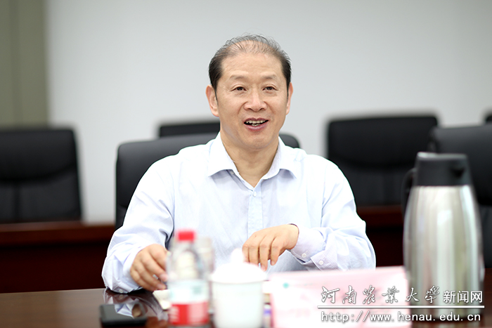 校长介晓磊主持会议并讲话