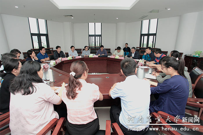 座谈会现场 座谈会现场